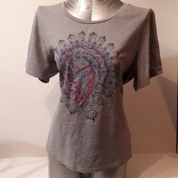 SALE!! Peacock mandala tshirt xxl - Picture 2 of 5